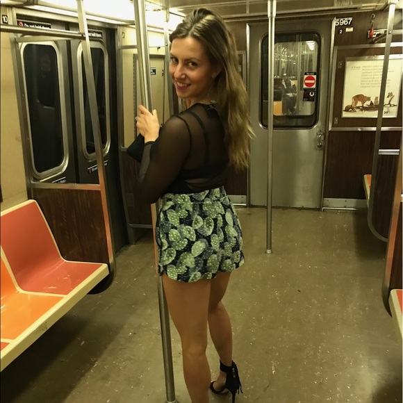 Meet your Posher, Elena - Picture 1 of 1